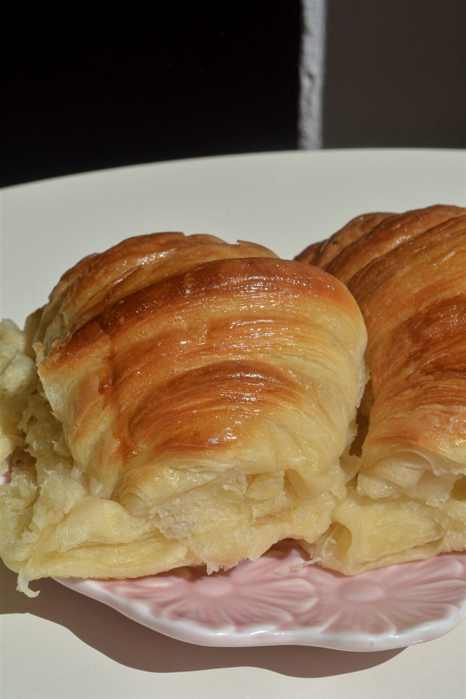 Croissants artesanales en primer plano